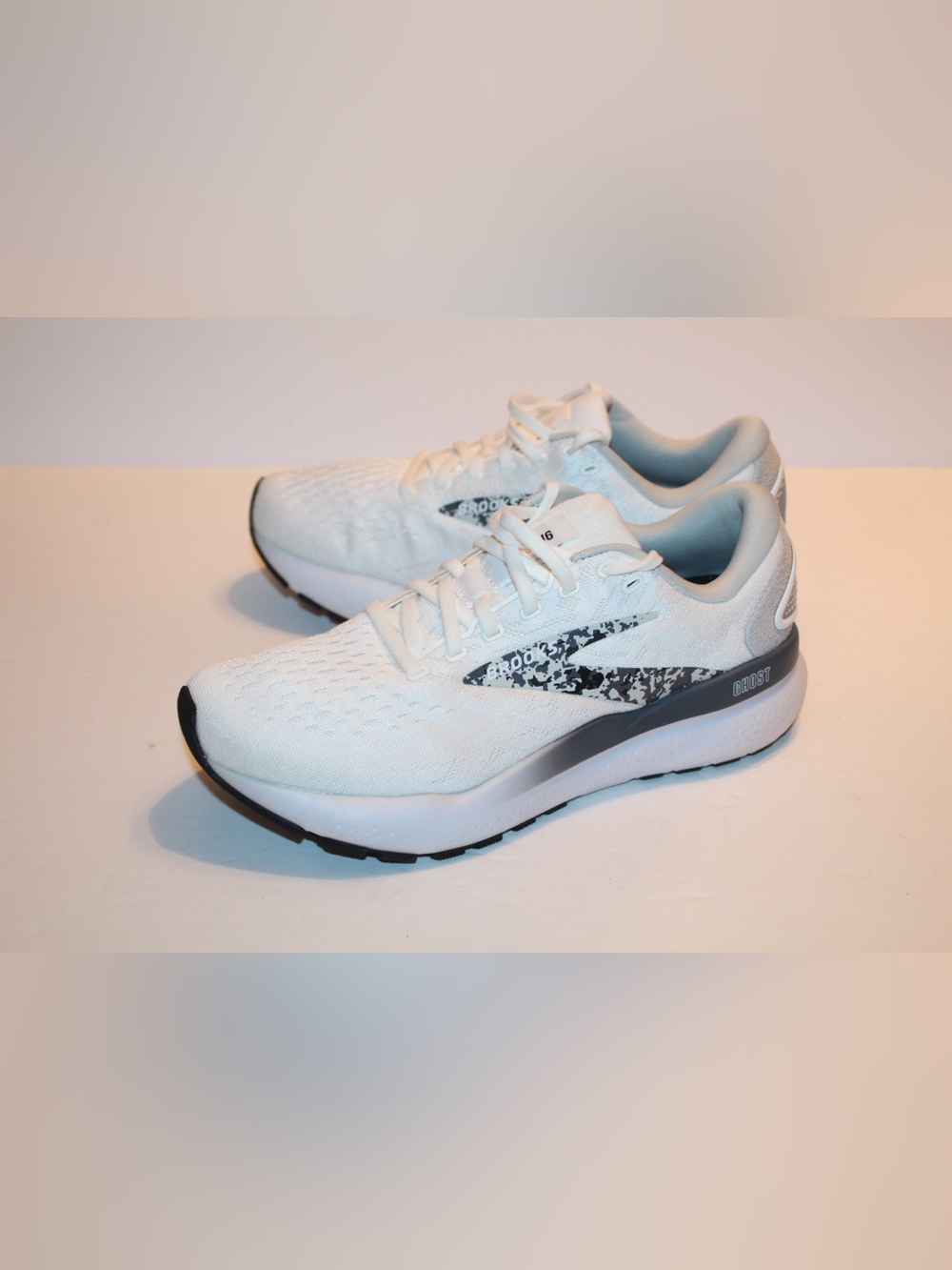 Brooks Ghost 16 Women’s Shoes Size 8B